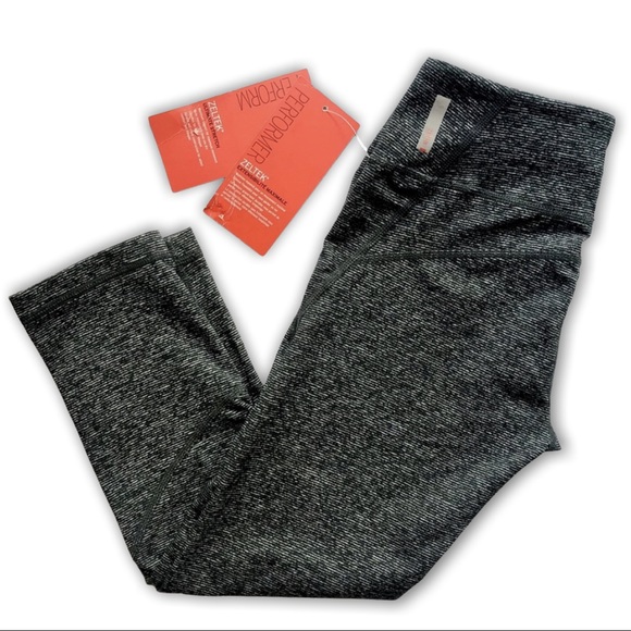 Zella Pants - ❤️3 for $12❤️ Nordstrom Zella Heather Grey Crop Leggings